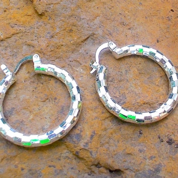 1.25'' Diamond Cut Silver Hoop Earrings, NWT - Picture 1 of 3